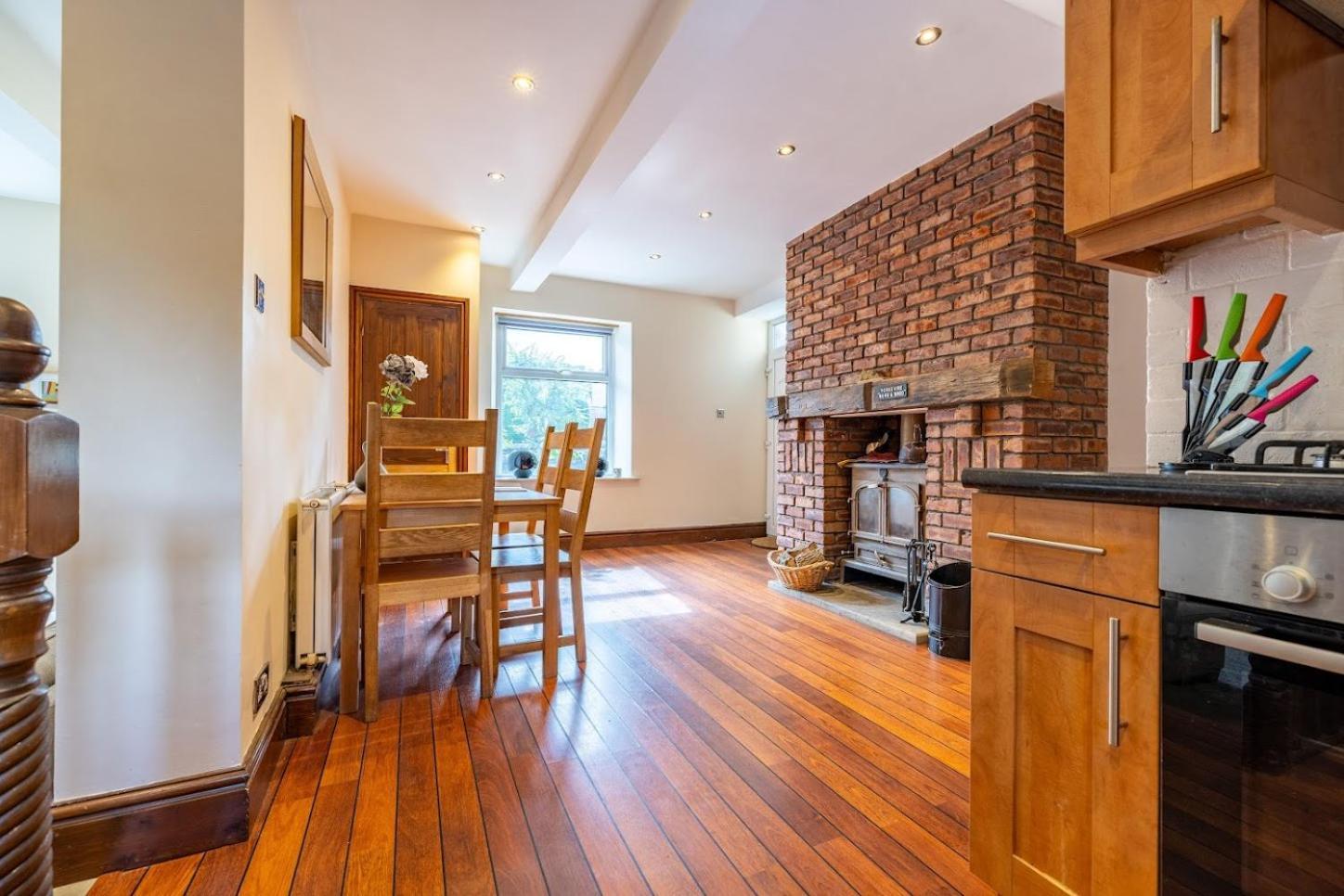 Countryside Getaway * Clayton West